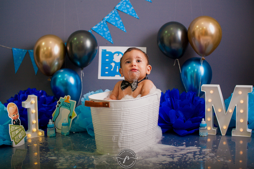 bebe no banho em smash the cake do poderoso chefinho no rio de janeiro