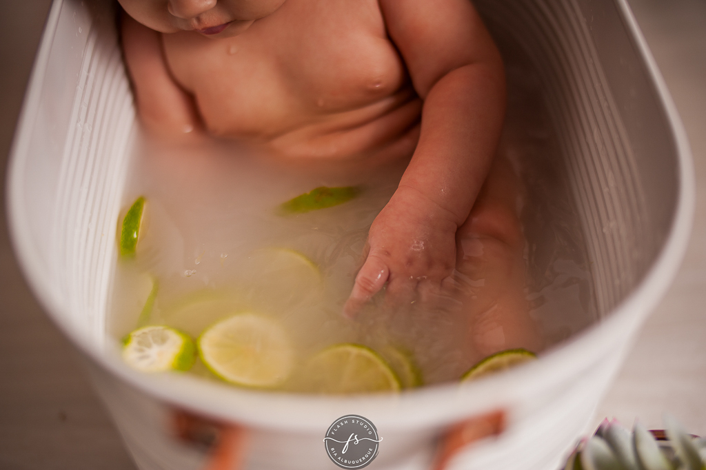 Ensaio do limãozinho Rio de Janeiro - bangu - nenem comendo limão