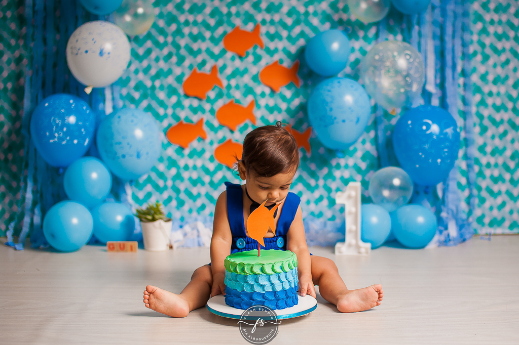 Smash the cake fundo do mar - bangu - rio de janeiro cenario fundo do mar - bebe com bolo