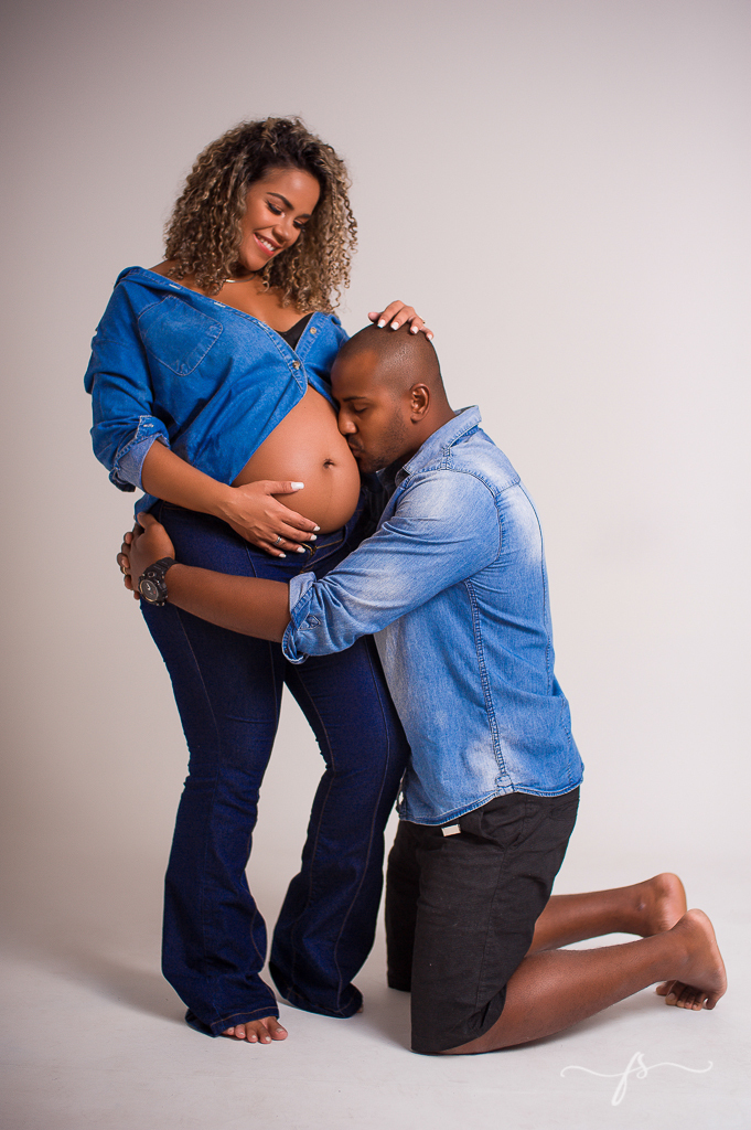  ensaio de gestante clean  - rio de janeiro - bangu - papai beijando a barriga