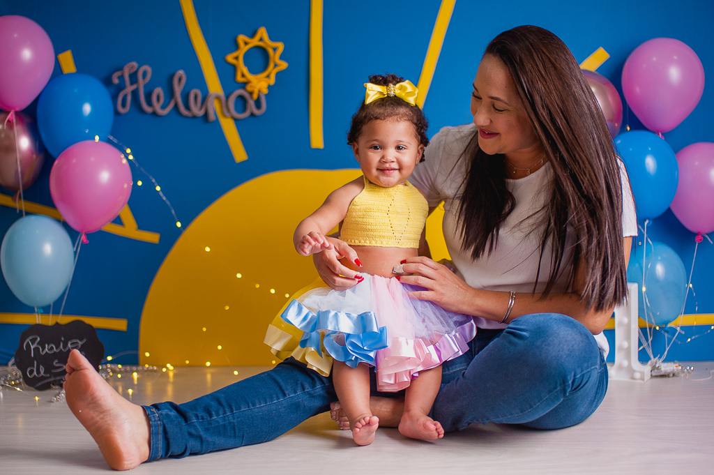 mae filha em smash the cake tema raio de sol, em estudio no rio de janeiro, bangu