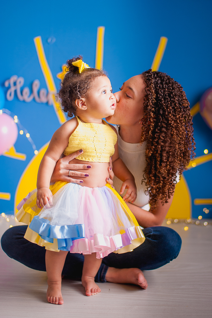 irmãs em smash the cake tema raio de sol, em estudio no rio de janeiro, bangu