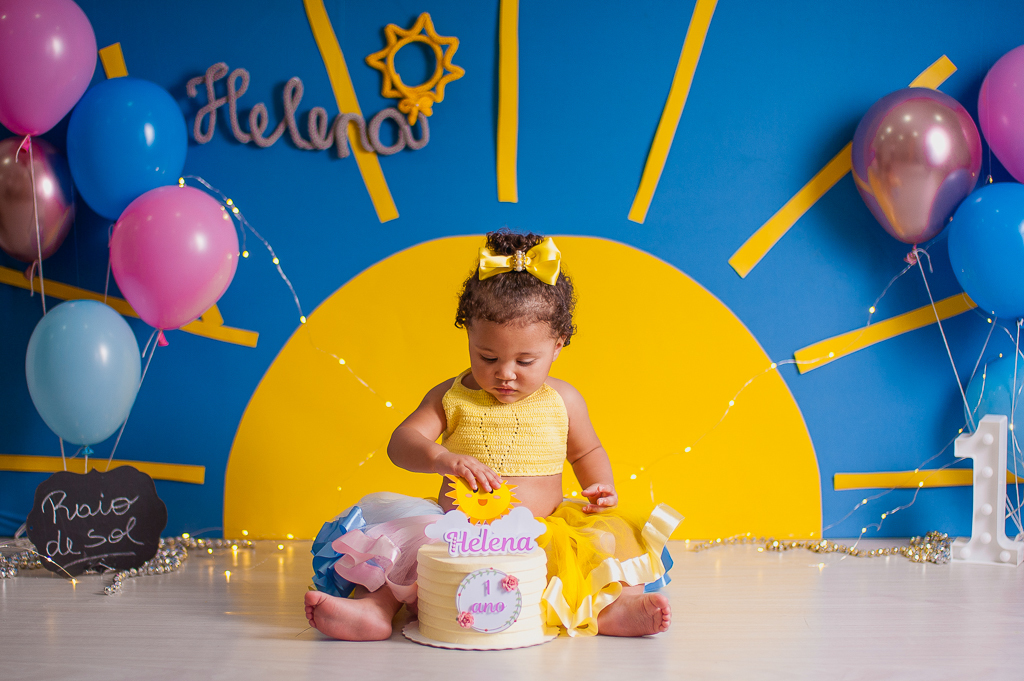 hora do bolo em smash the cake tema raio de sol, em estudio no rio de janeiro, bangu