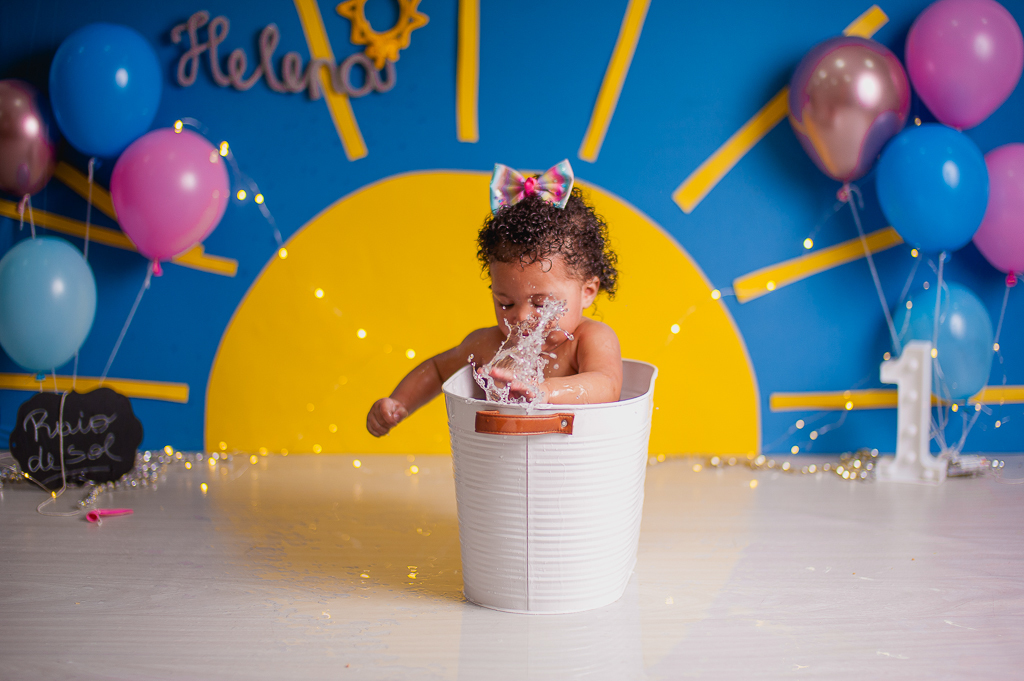bebe na banheira em smash the cake tema raio de sol, em estudio no rio de janeiro, bangu