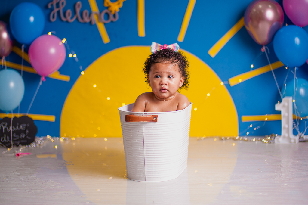 nenem na banheira em smash the cake tema raio de sol, em estudio no rio de janeiro, bangu