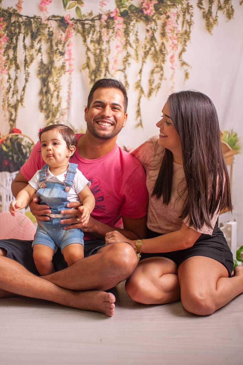 pais e bebe em smash the cake tema raio de sol, em estudio no rio de janeiro, bangu