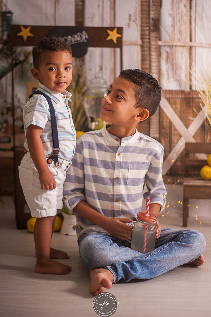 irmãos lindos em ensaio do limãzinho  limonada em estudio no rio de janeiro, bangu