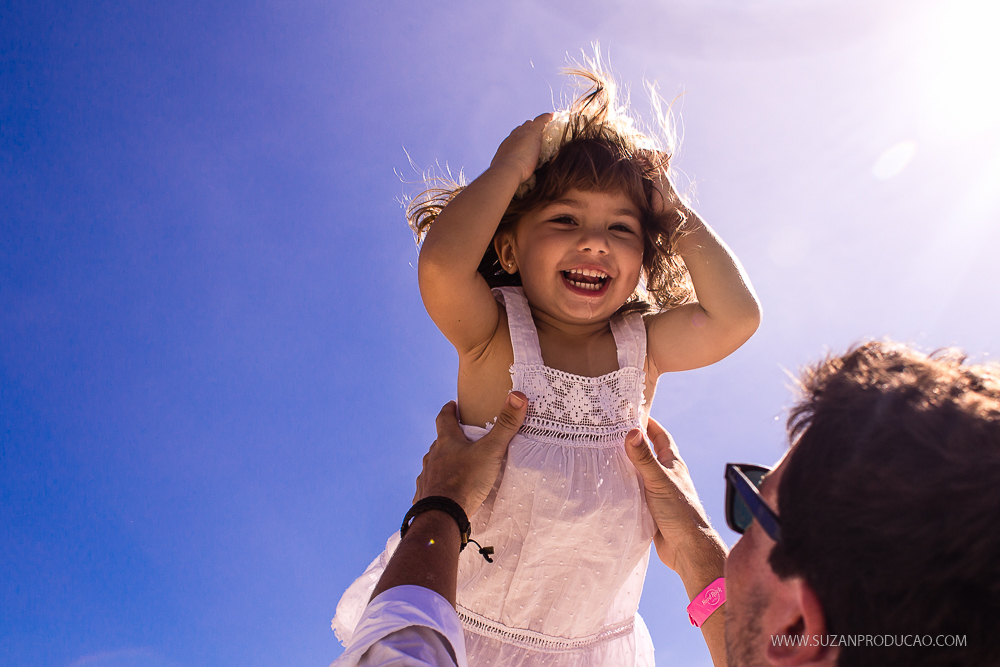 Vestido branco de renda para crianças 