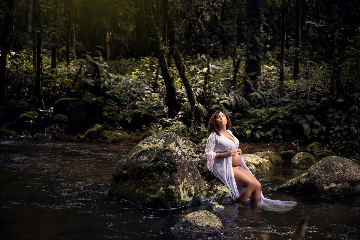 Ensaio Gestante em Penedo, à espera de Lua.
