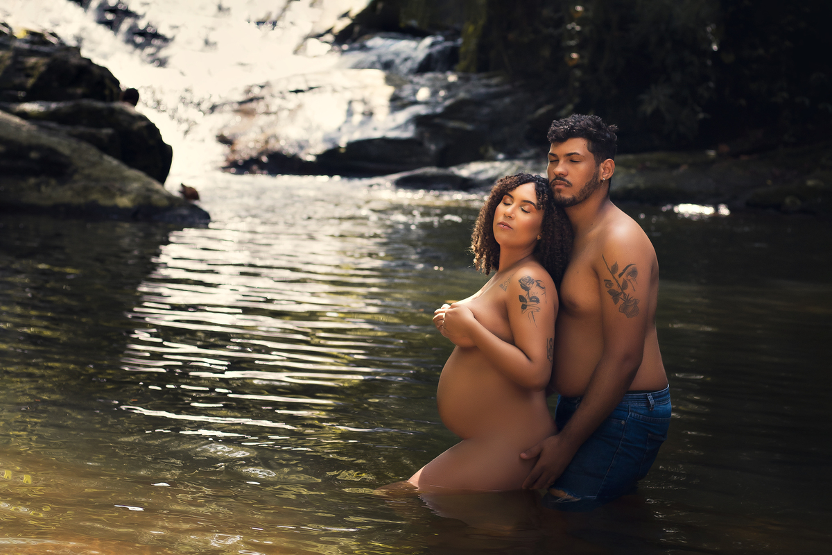 Ensaio Gestante em Penedo, à espera de Lua.