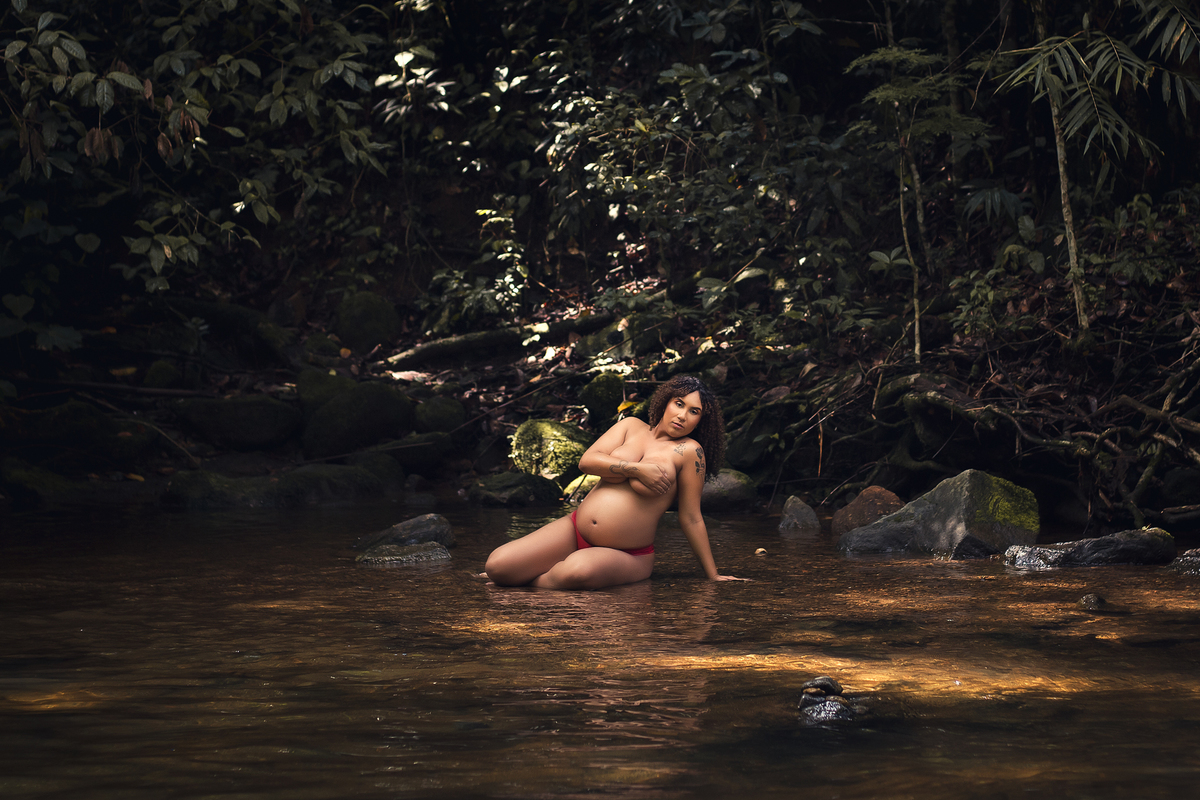 Ensaio Gestante em Penedo, à espera de Lua.