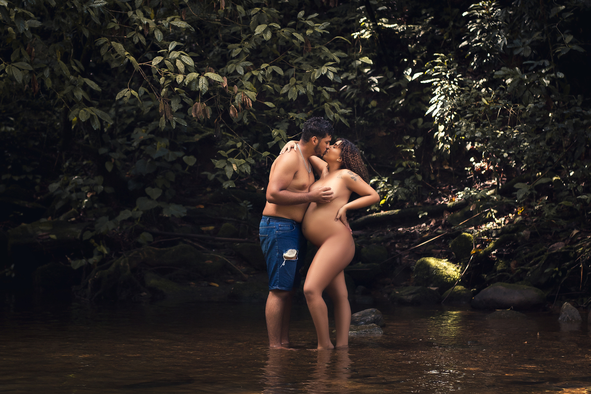 Ensaio Gestante em Penedo, à espera de Lua.