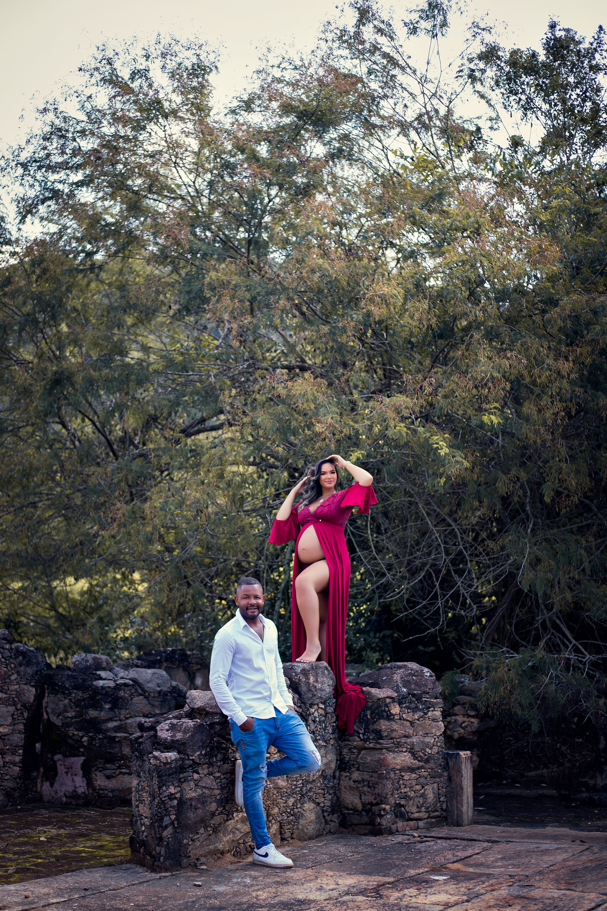 Ensaio gestante nas Ruínas de Rio Claro, à espera de Oliver.