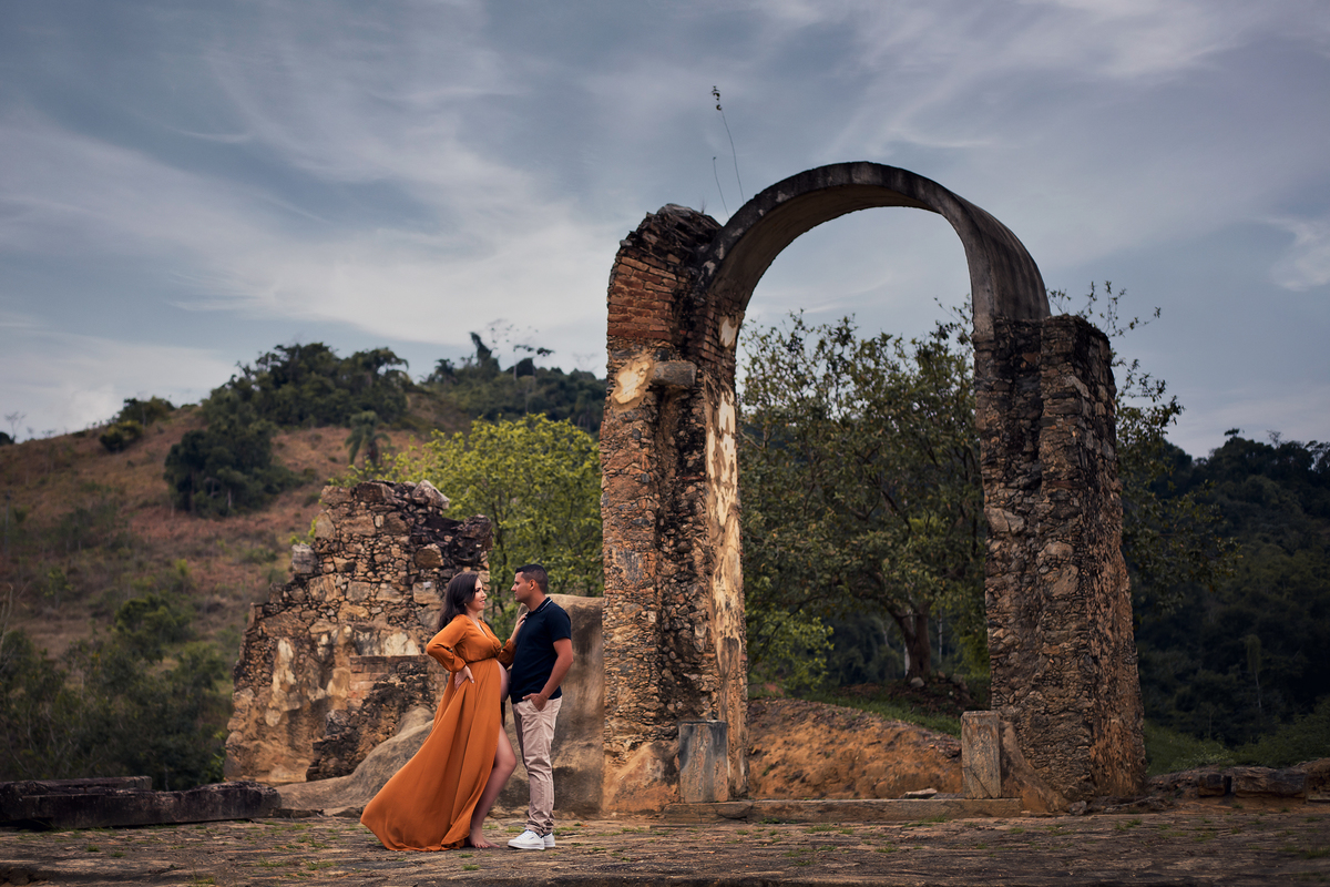 Ensaio Gestante nas Ruínas de Rio Claro, à Espera do Miguel.