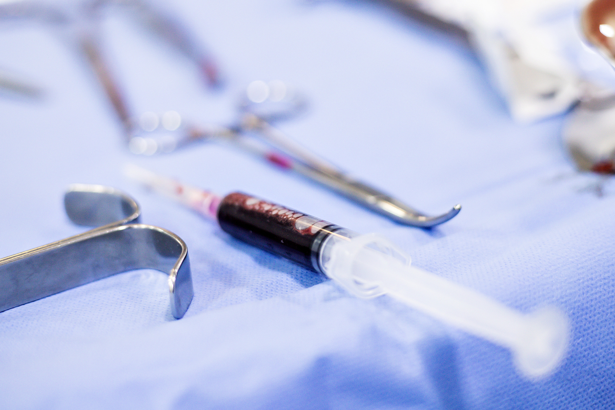 Fotografia de parto cesárea na Unimed Volta Redonda: Nascimento do Miguel.