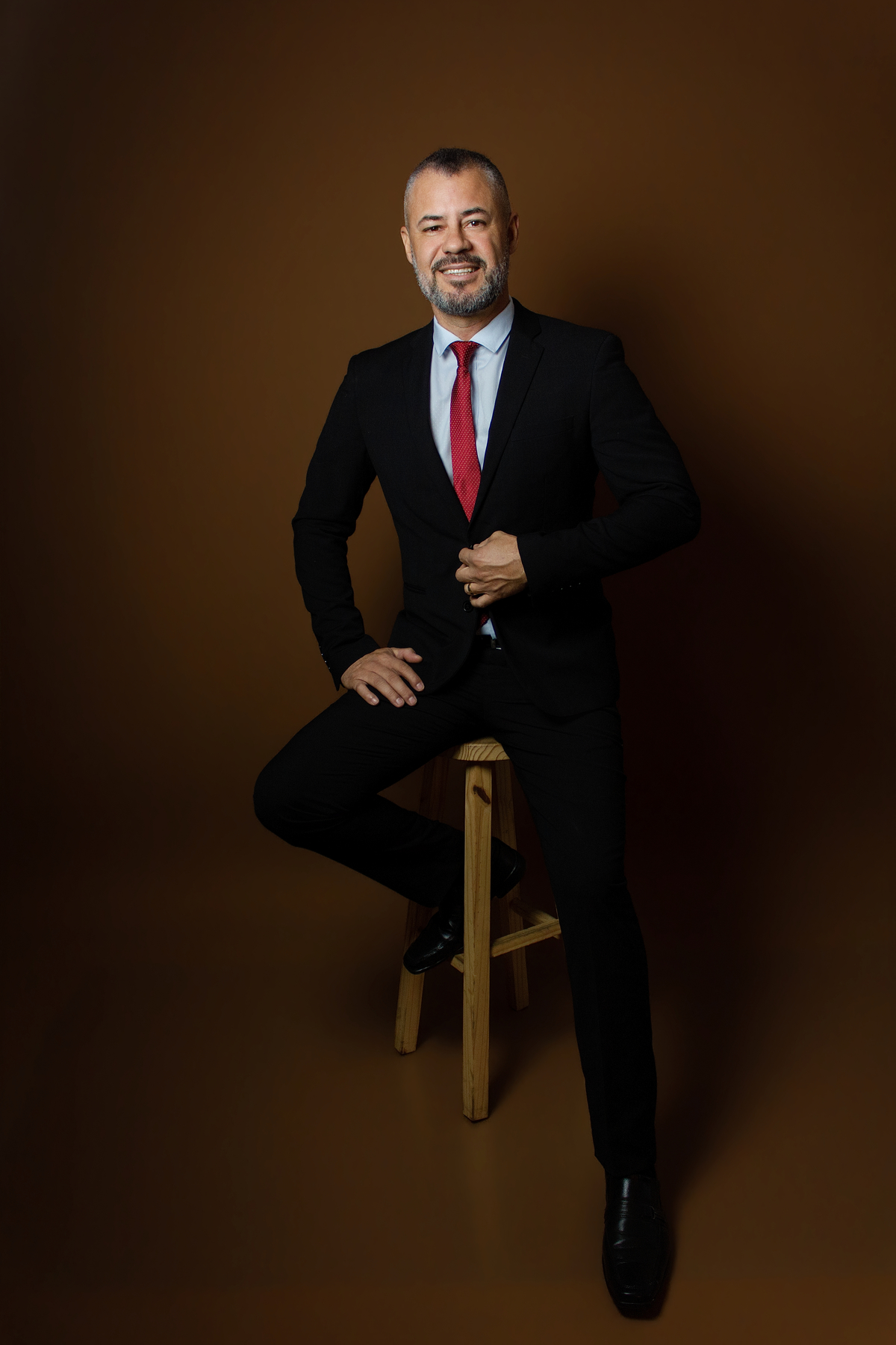 Ensaio Corporativo Masculino Homem Empresário no Estúdio em Matozinhos MG