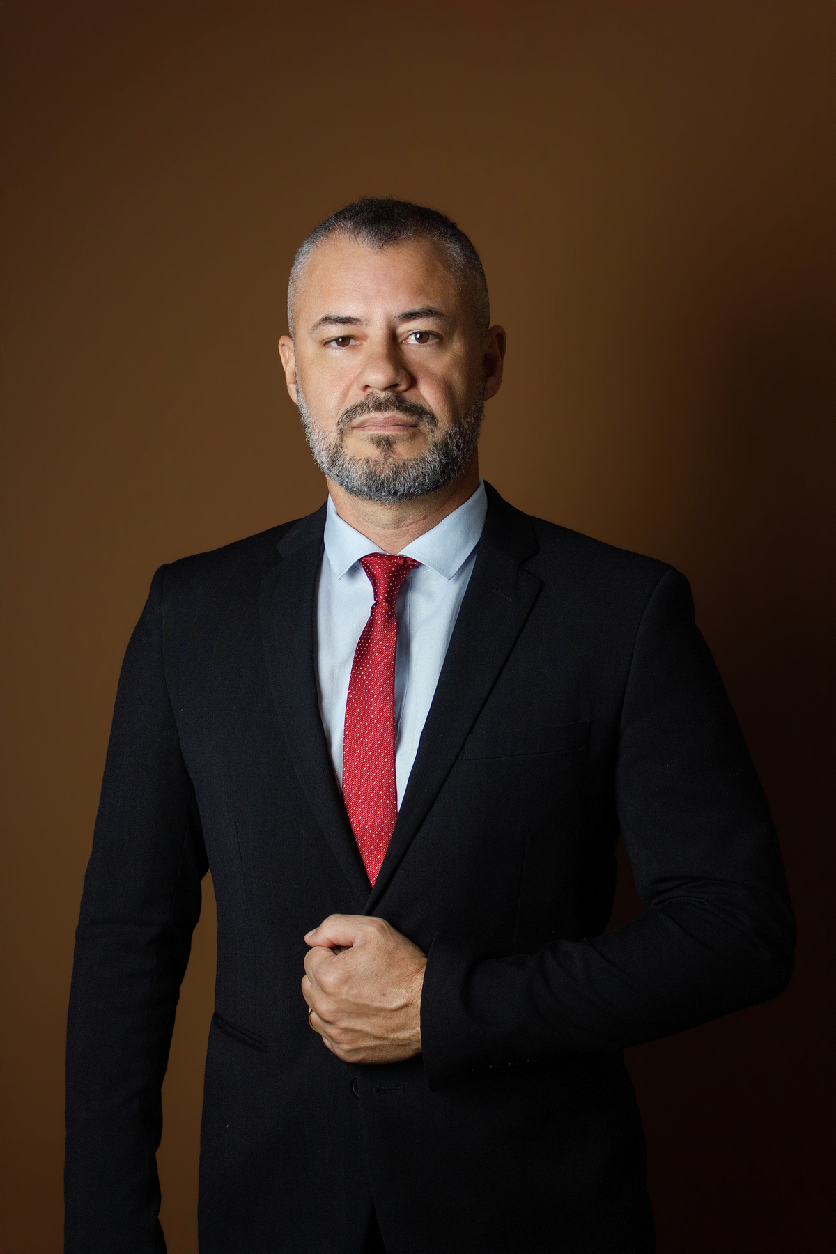 Ensaio Corporativo Masculino Homem Empresário no Estúdio em Matozinhos MG