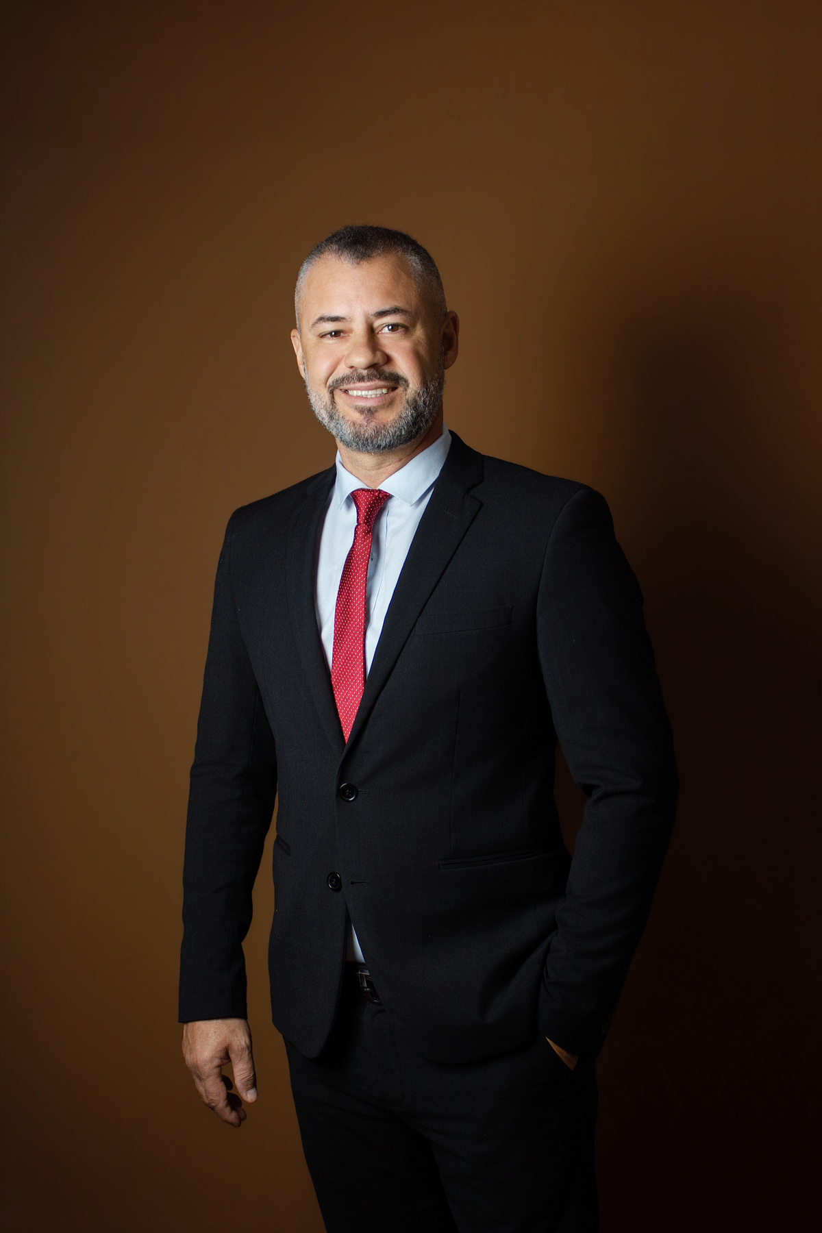 Ensaio Corporativo Masculino Homem Empresário no Estúdio em Matozinhos MG