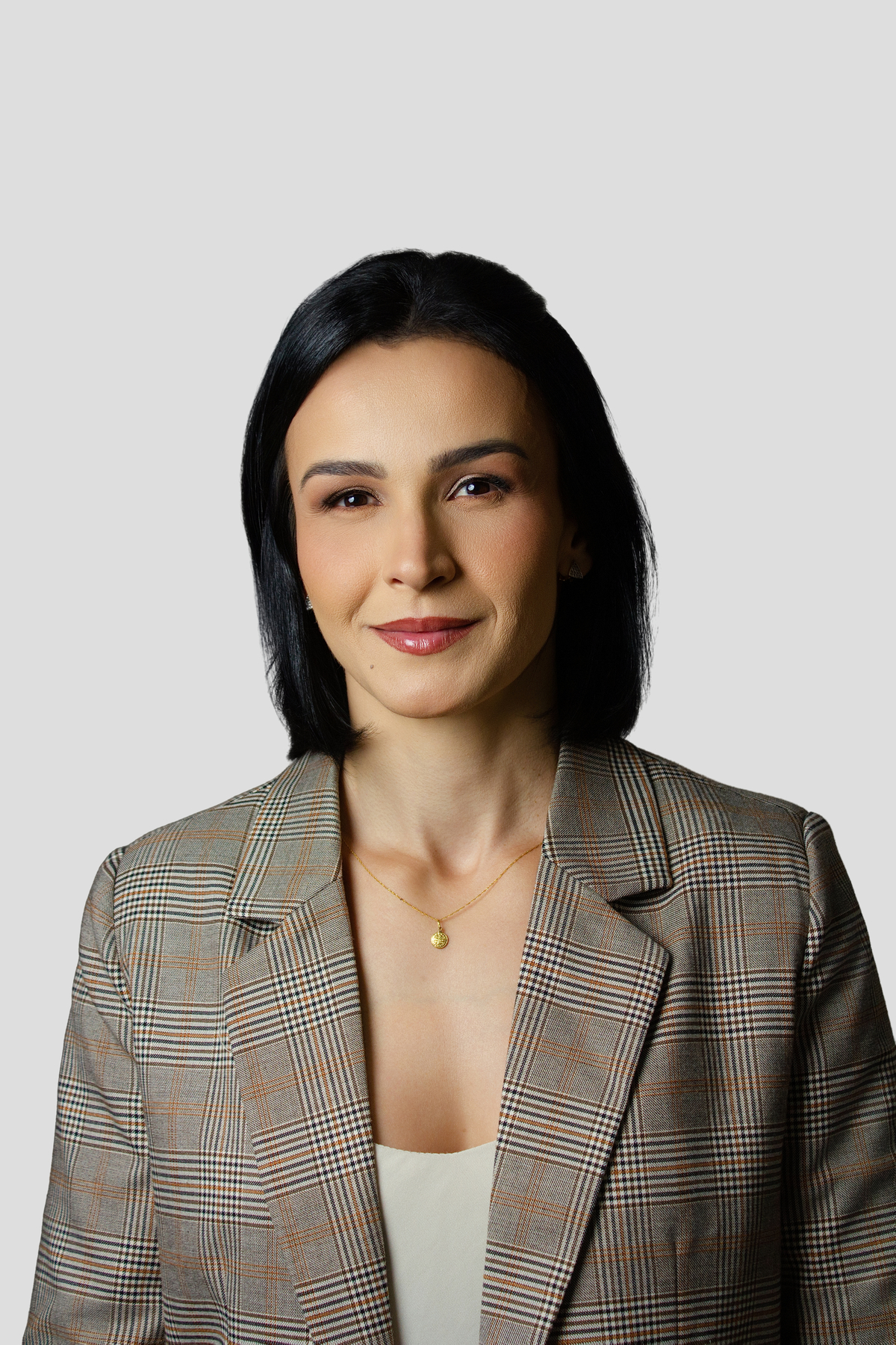 Ensaio Corporativo de Assessora no Estúdio Fotógrafo de Emoções em Matozinhos MG