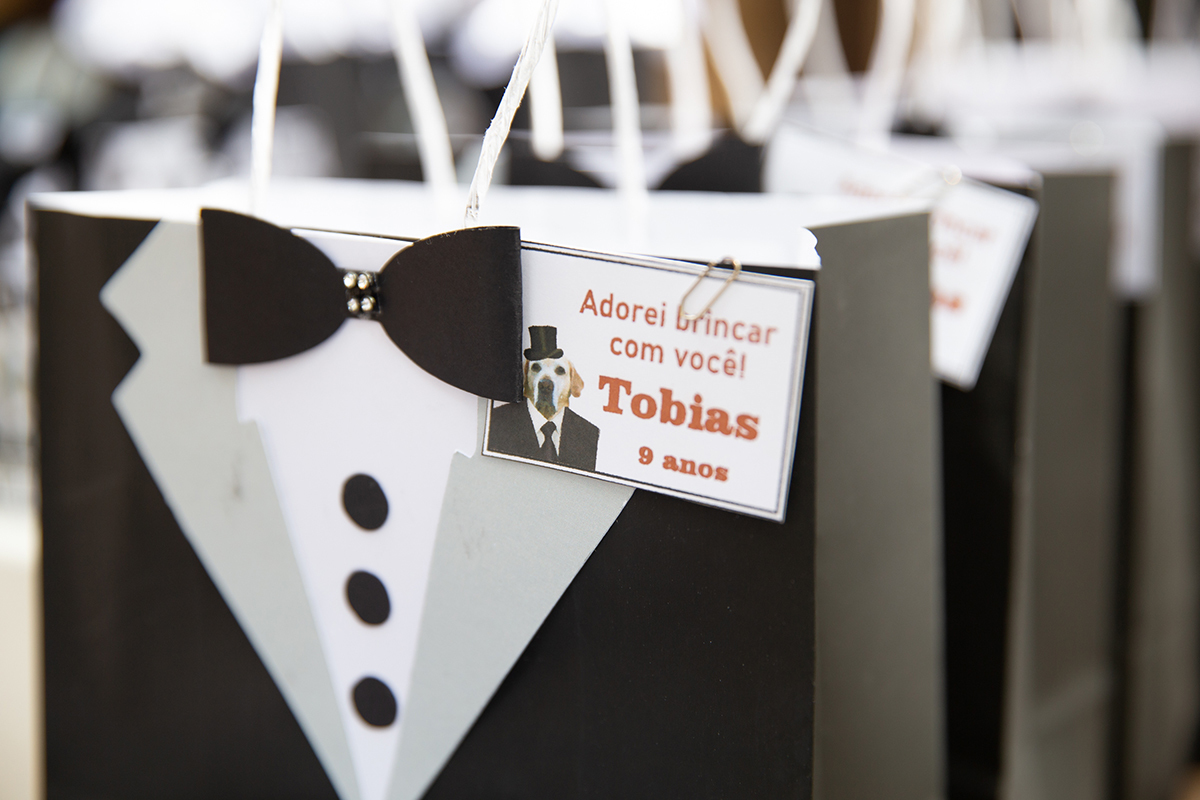 Lembrancinhas do aniversario sobre a mesa