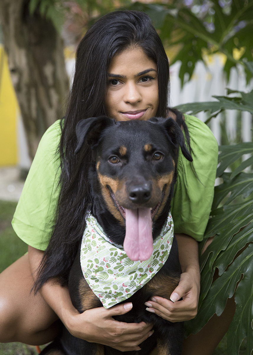 Marocas com sua mamãe aproveitando o jardim