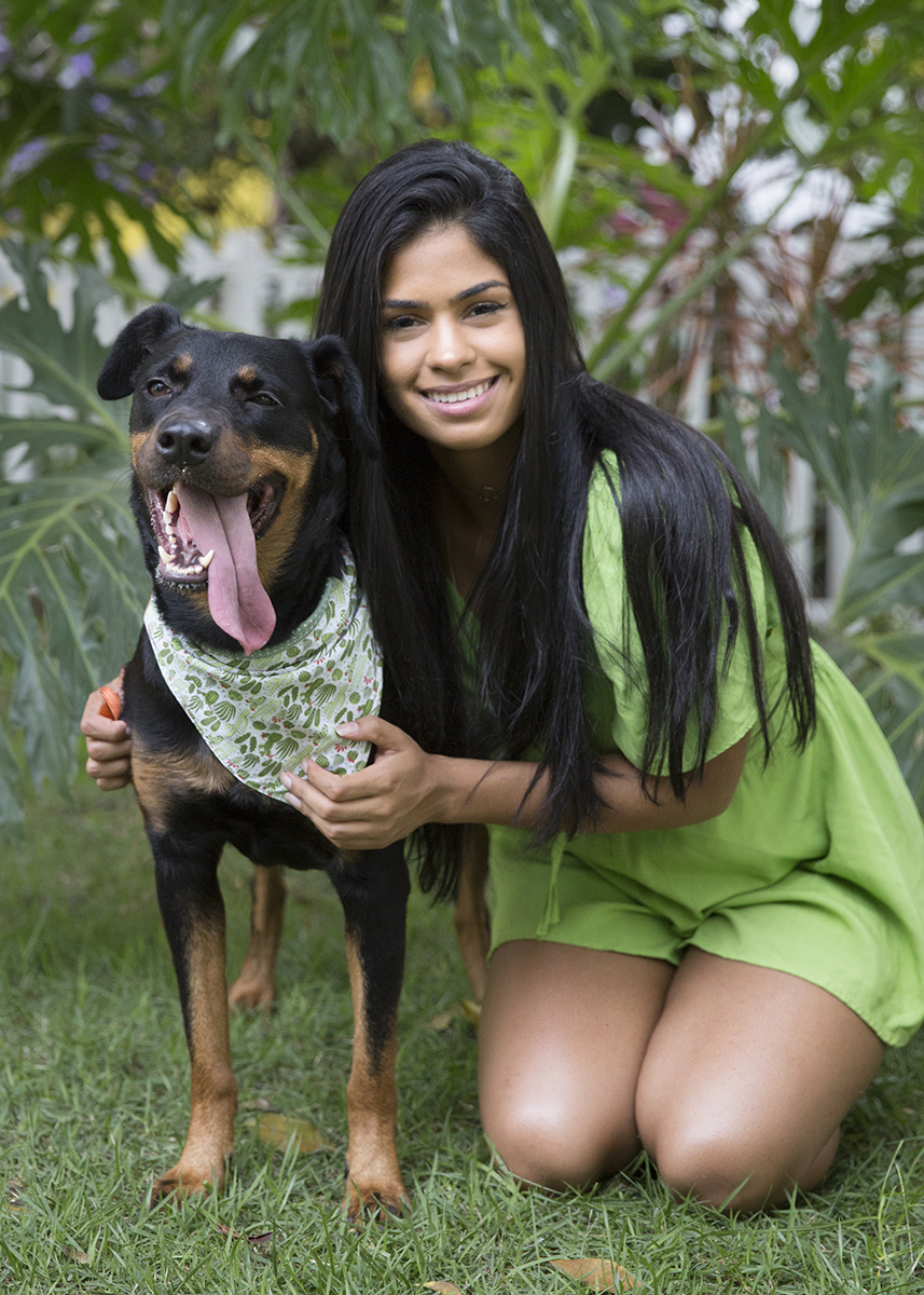 Marocas com sua mamãe aproveitando o jardim