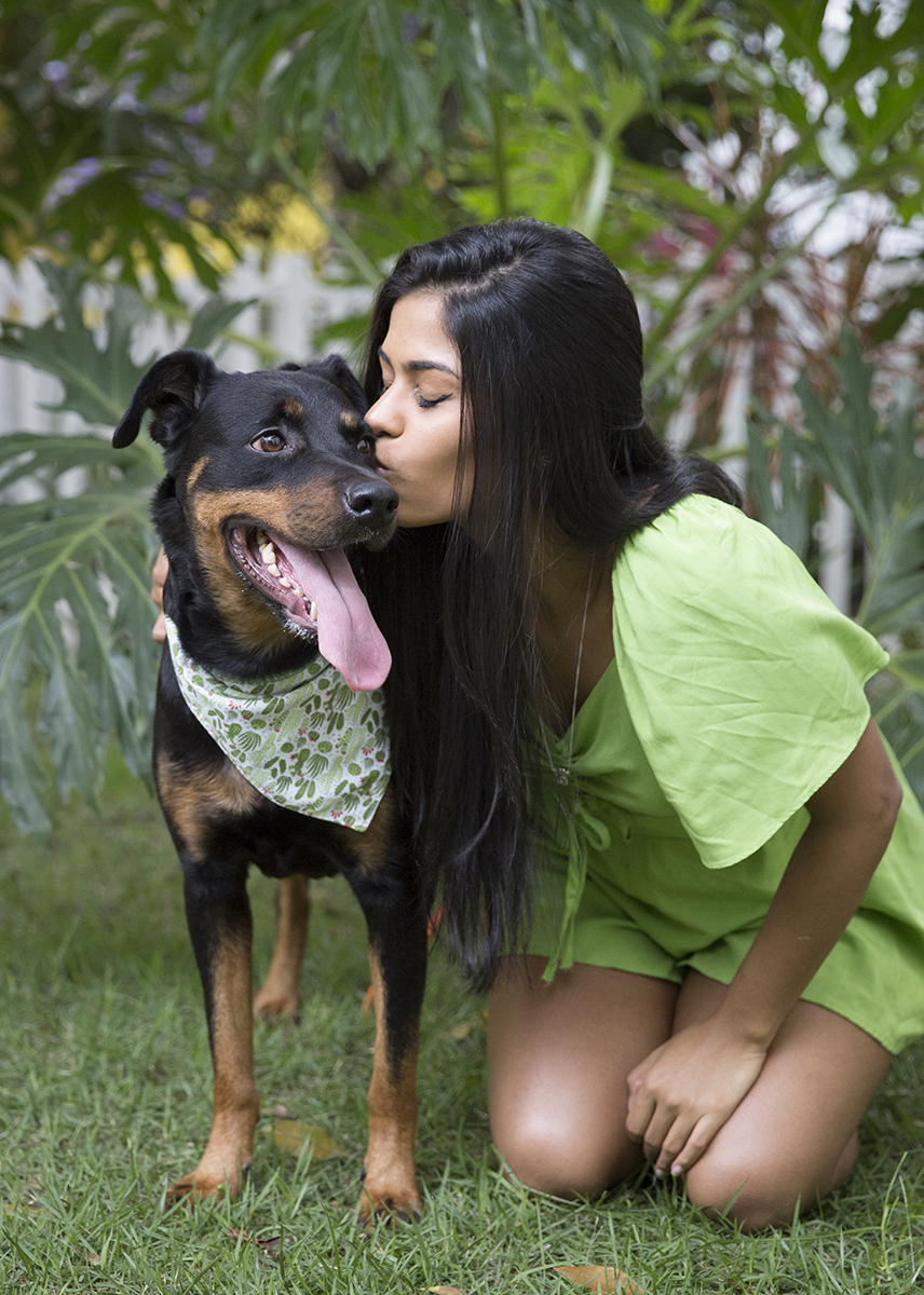Marocas com sua mamãe aproveitando o jardim