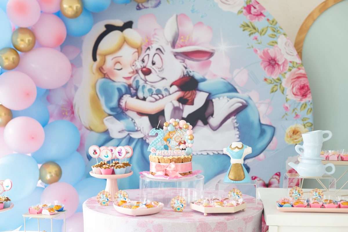 Mesa do bolo Alice no pais das maravilhas