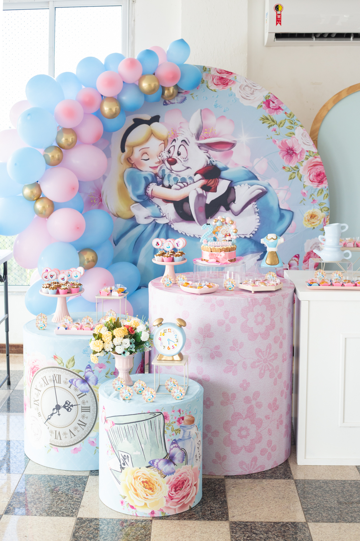 Melsinha posa com seu vestido Mar de Ideias