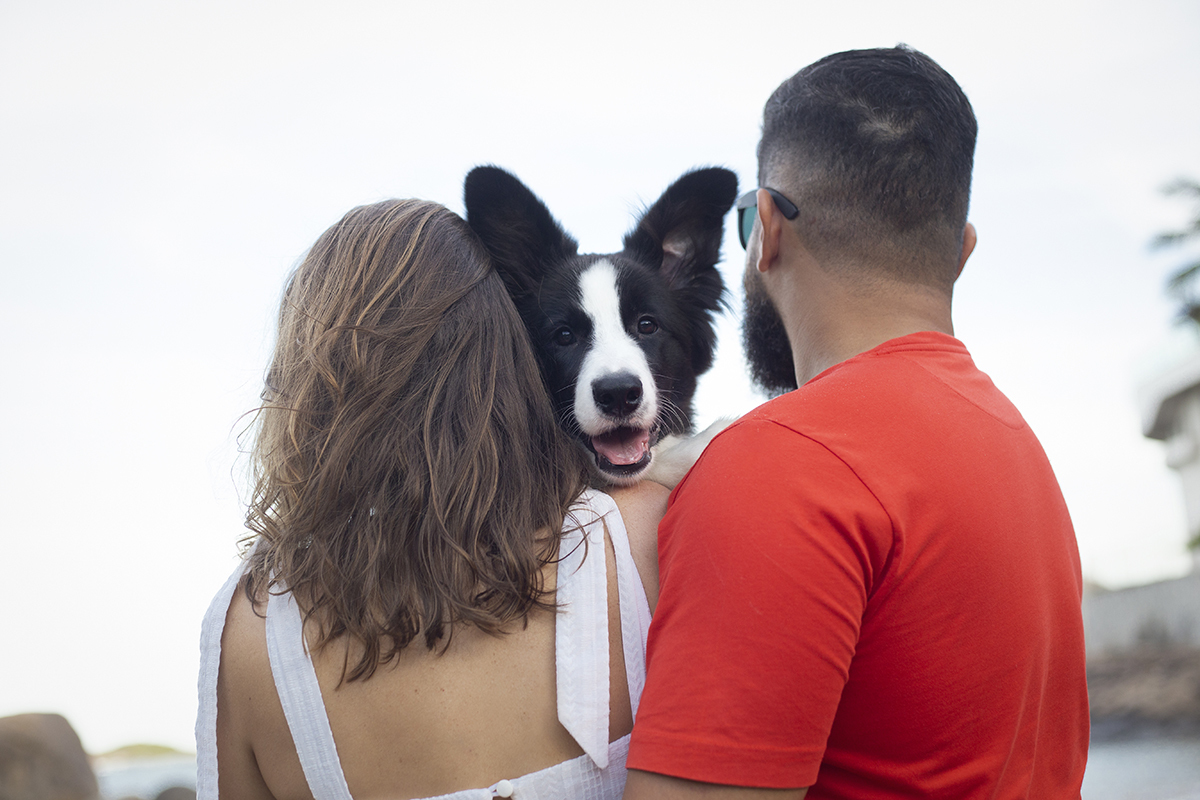 Luck ganha um abraço dos pais
