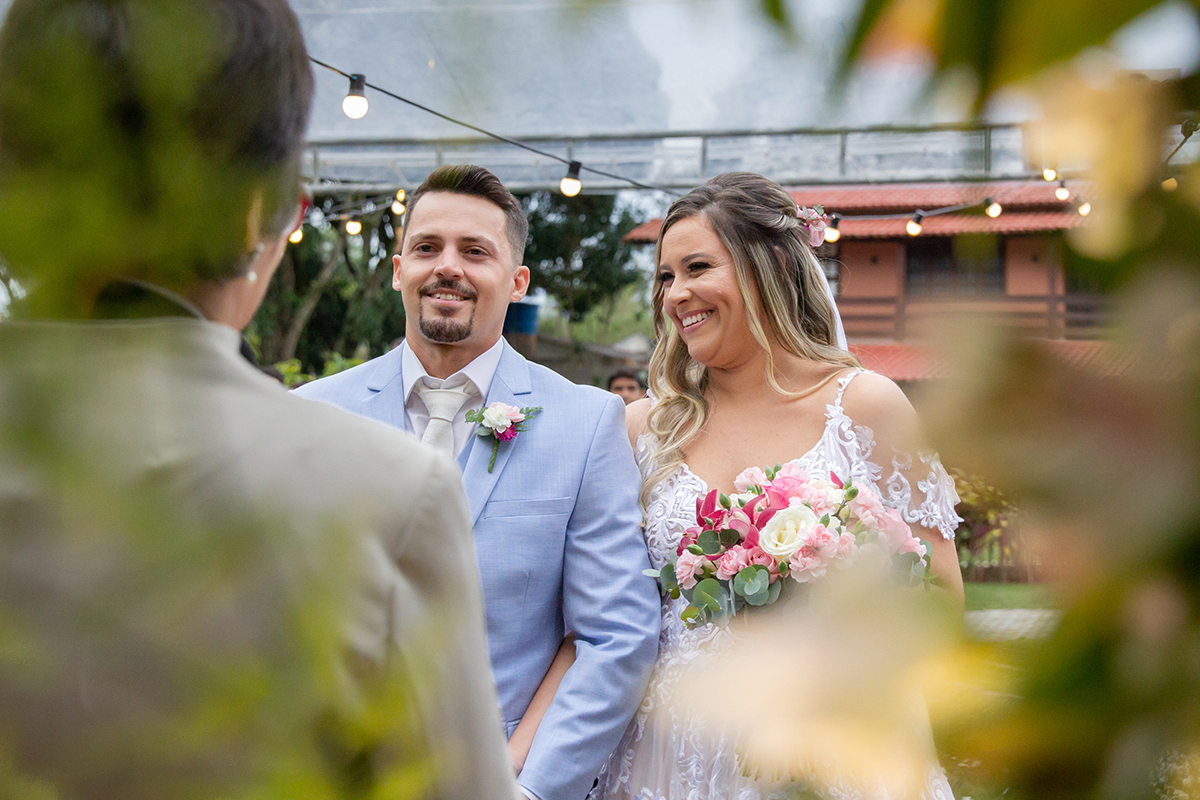 retrato dos noivos no altar