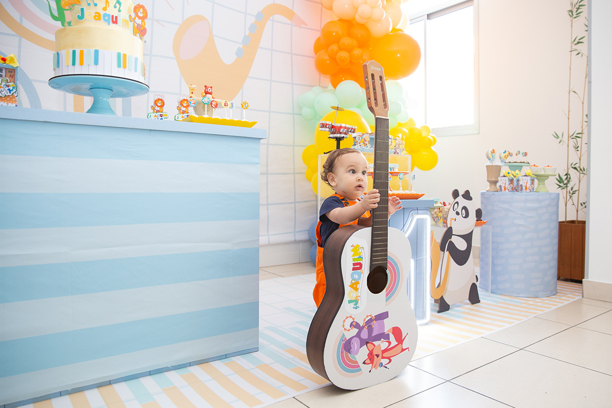 aniversario-infantil-um-ano-bebe-mesa-do-bolo-musica-vila-velha-espirito-santo