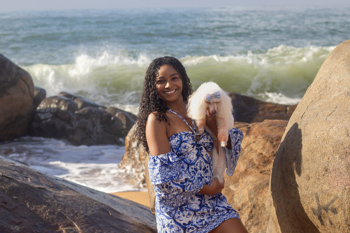 fotografia-pet-ensaio-praia-poodle-idoso-barradojucu-vilavelha