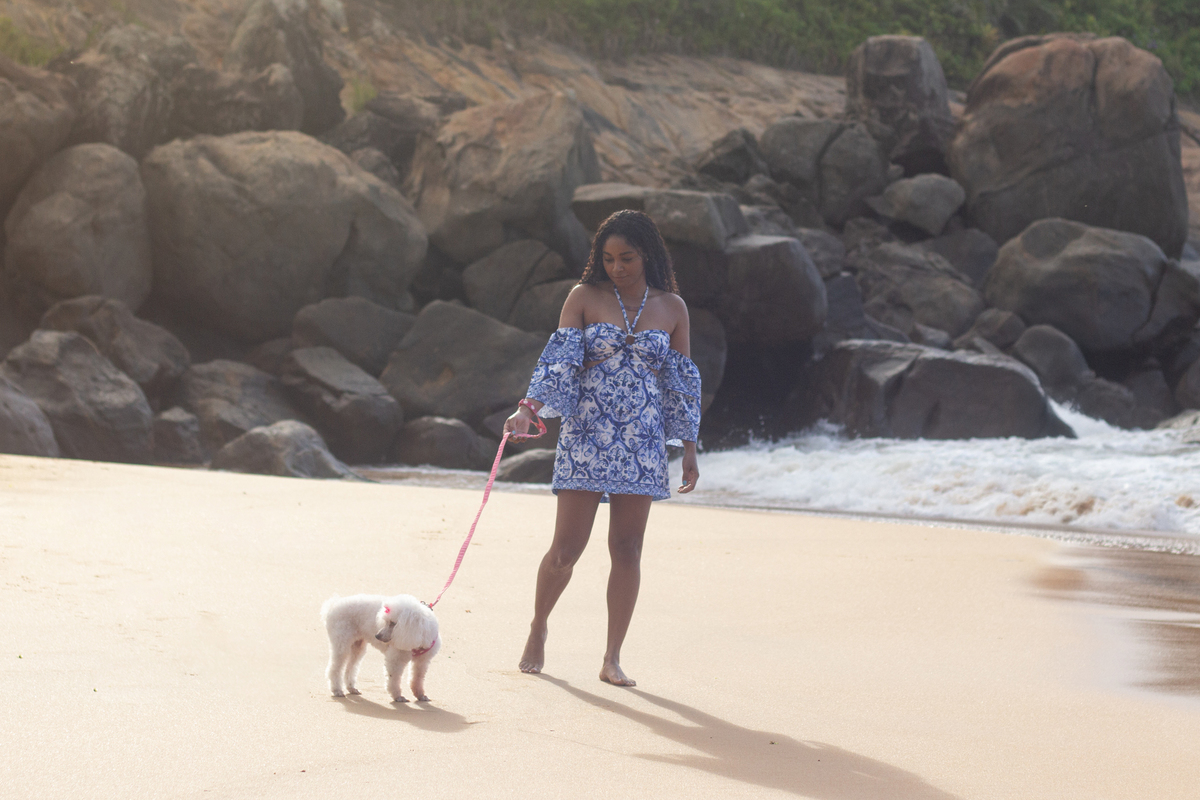 fotografia-pet-ensaio-praia-poodle-idoso-barradojucu-vilavelha