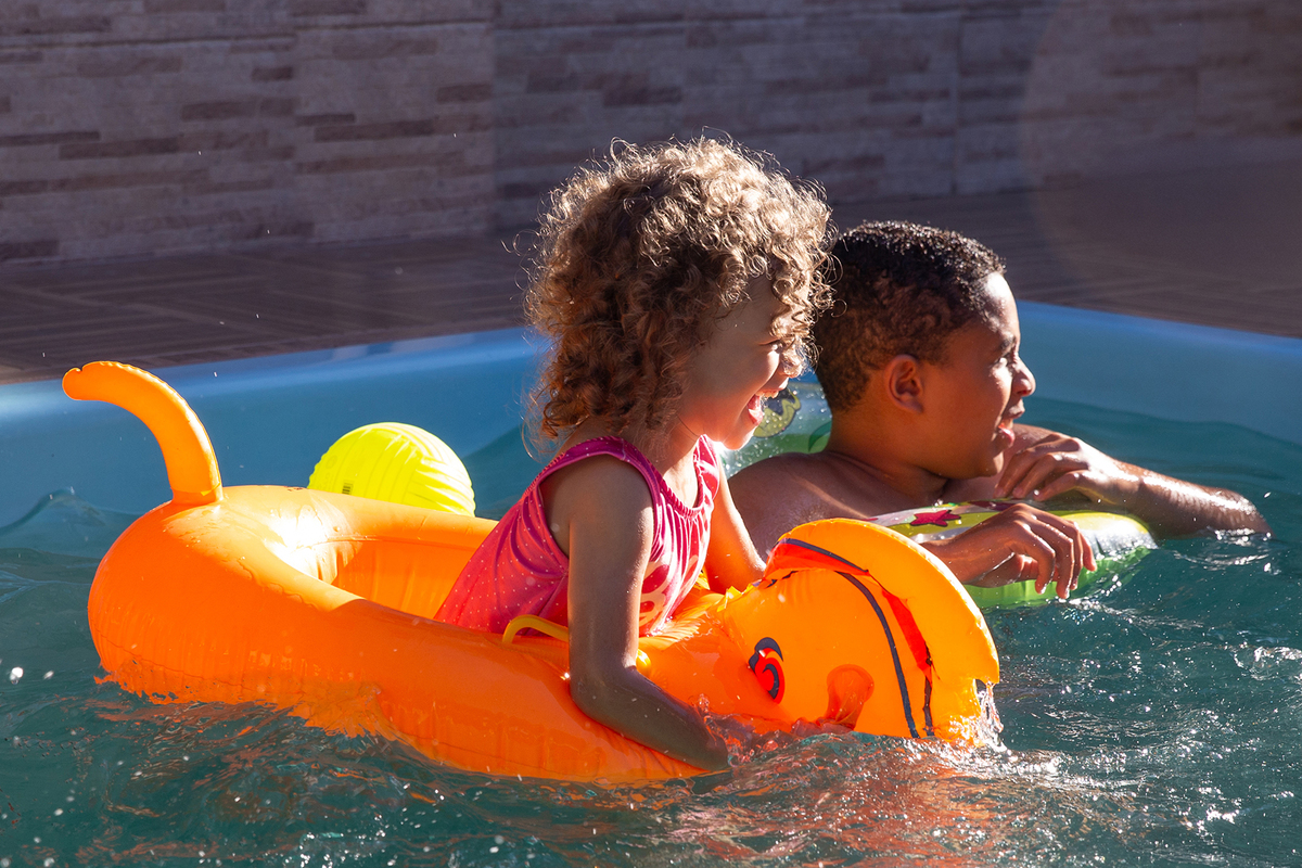 aniversario-infantil-barbie-pool-party-vitoria-2026