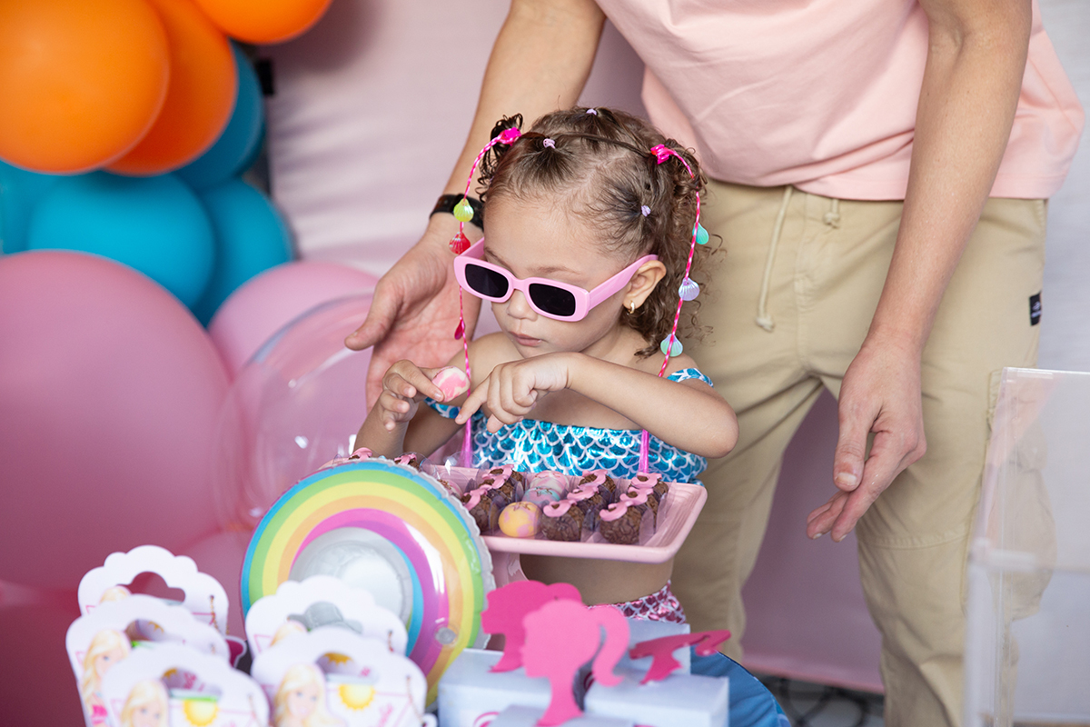 aniversario-infantil-barbie-pool-party-vitoria-2026