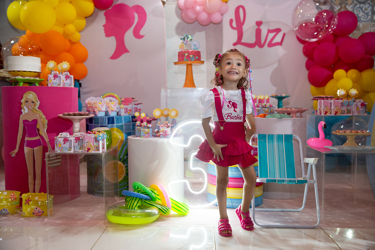 aniversario-infantil-barbie-pool-party-vitoria-2026