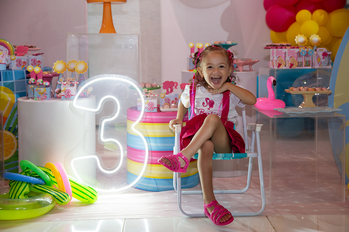 aniversario-infantil-barbie-pool-party-vitoria-2026