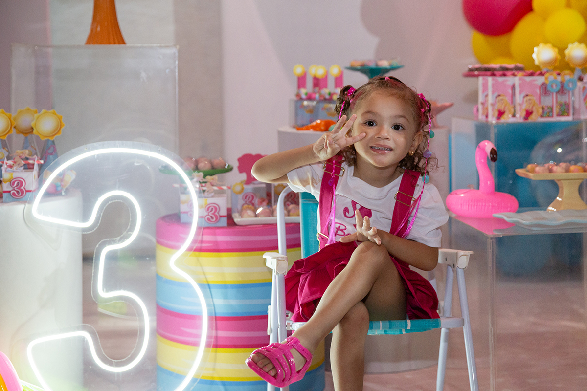 aniversario-infantil-barbie-pool-party-vitoria-2026
