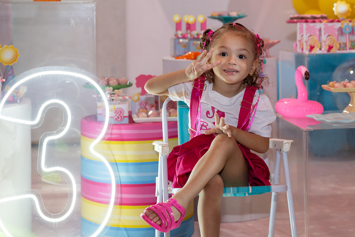 aniversario-infantil-barbie-pool-party-vitoria-2026