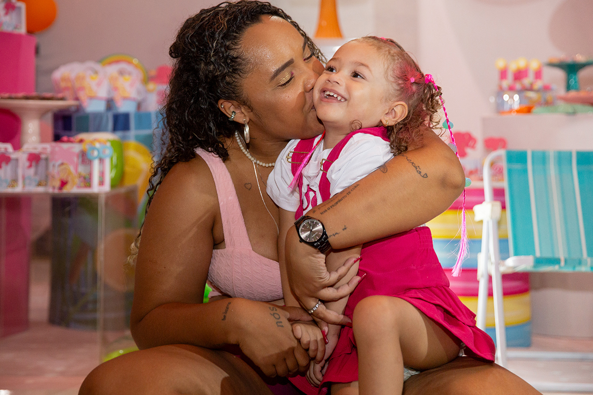 aniversario-infantil-barbie-pool-party-vitoria-2026