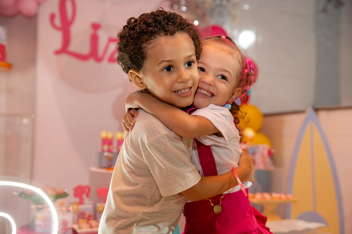 aniversario-infantil-barbie-pool-party-vitoria-2026