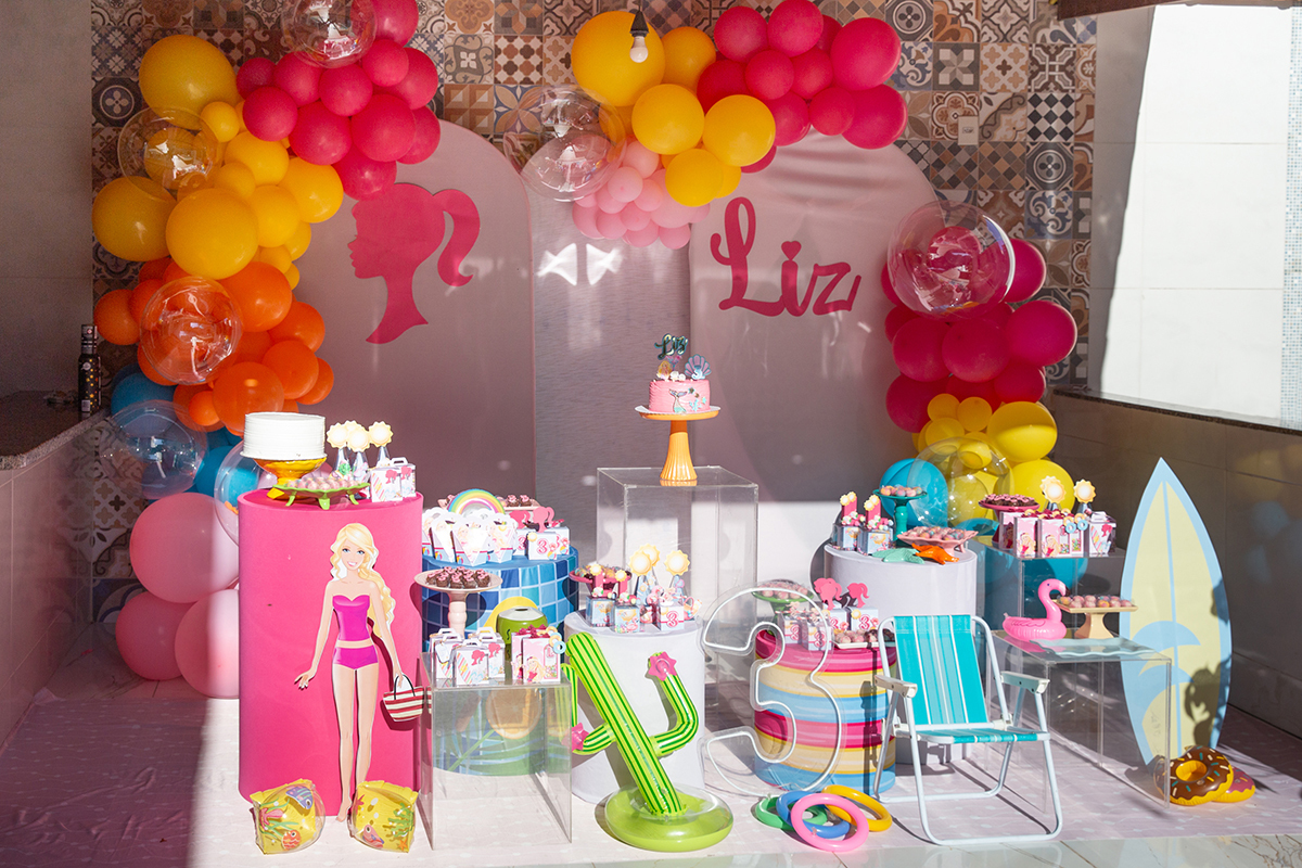 aniversario-infantil-barbie-pool-party-vitoria-2026
