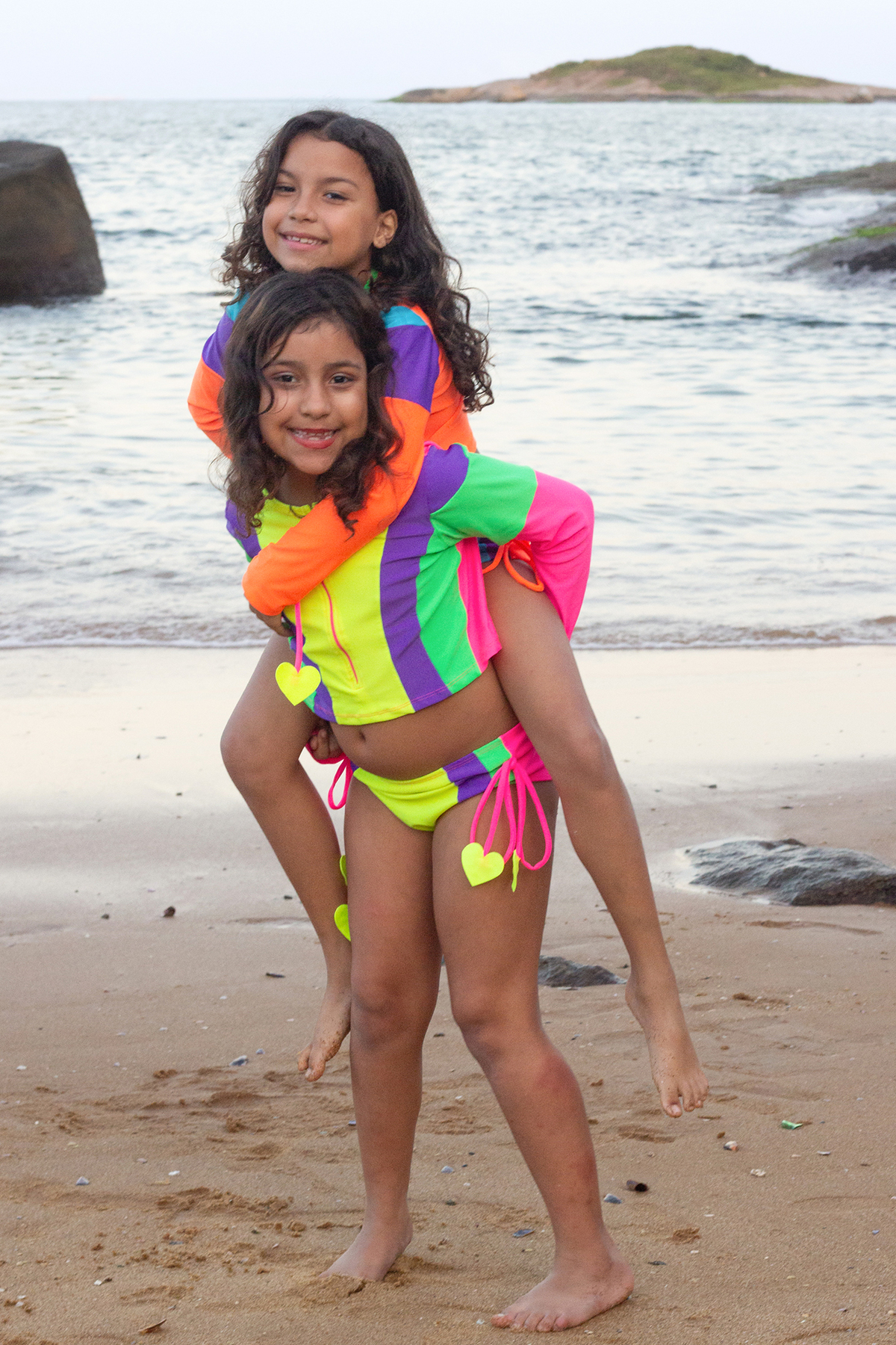 ensaio-irmas-familia-praia-vitoria-es-2026