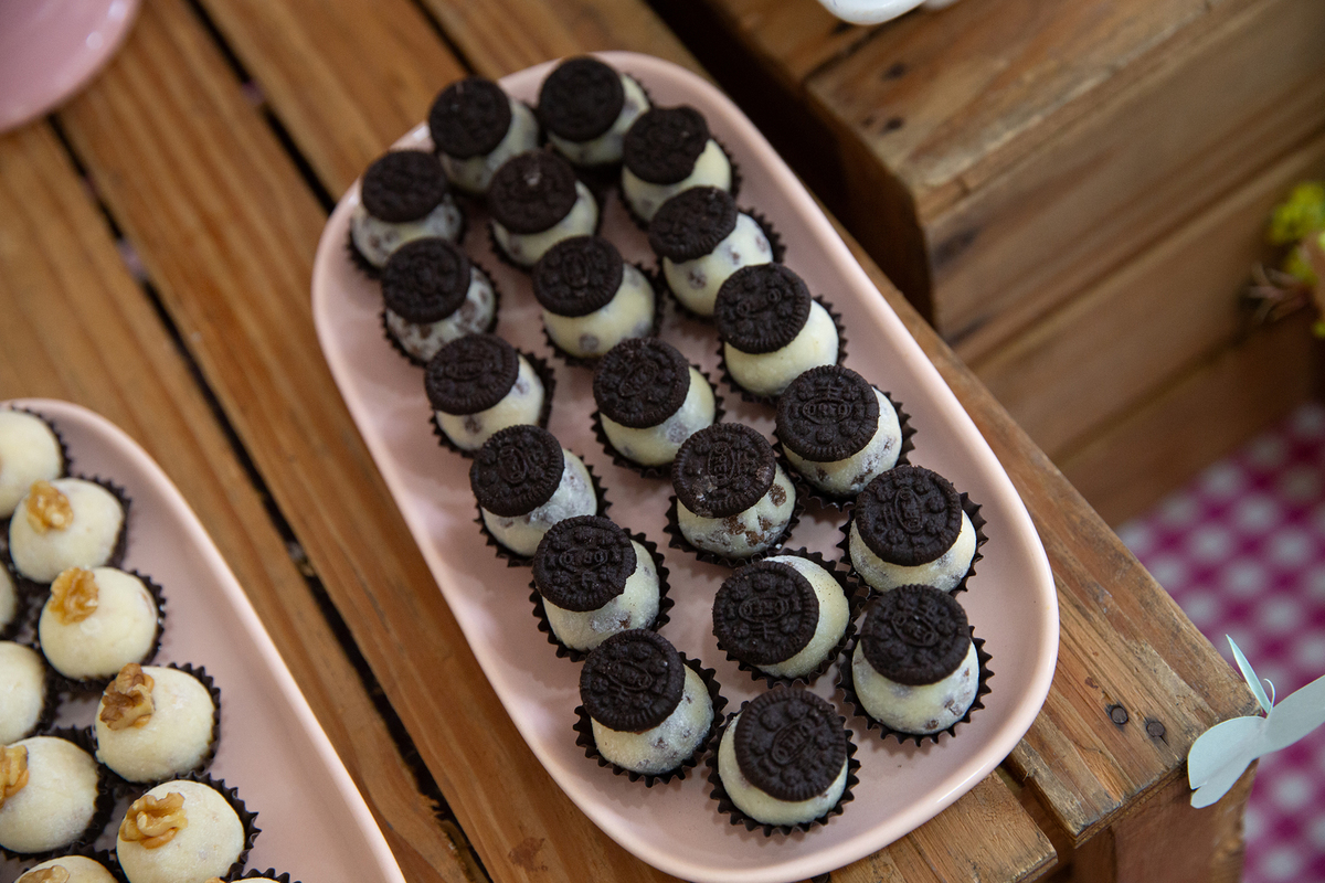 docinhos em festa intimista em casa