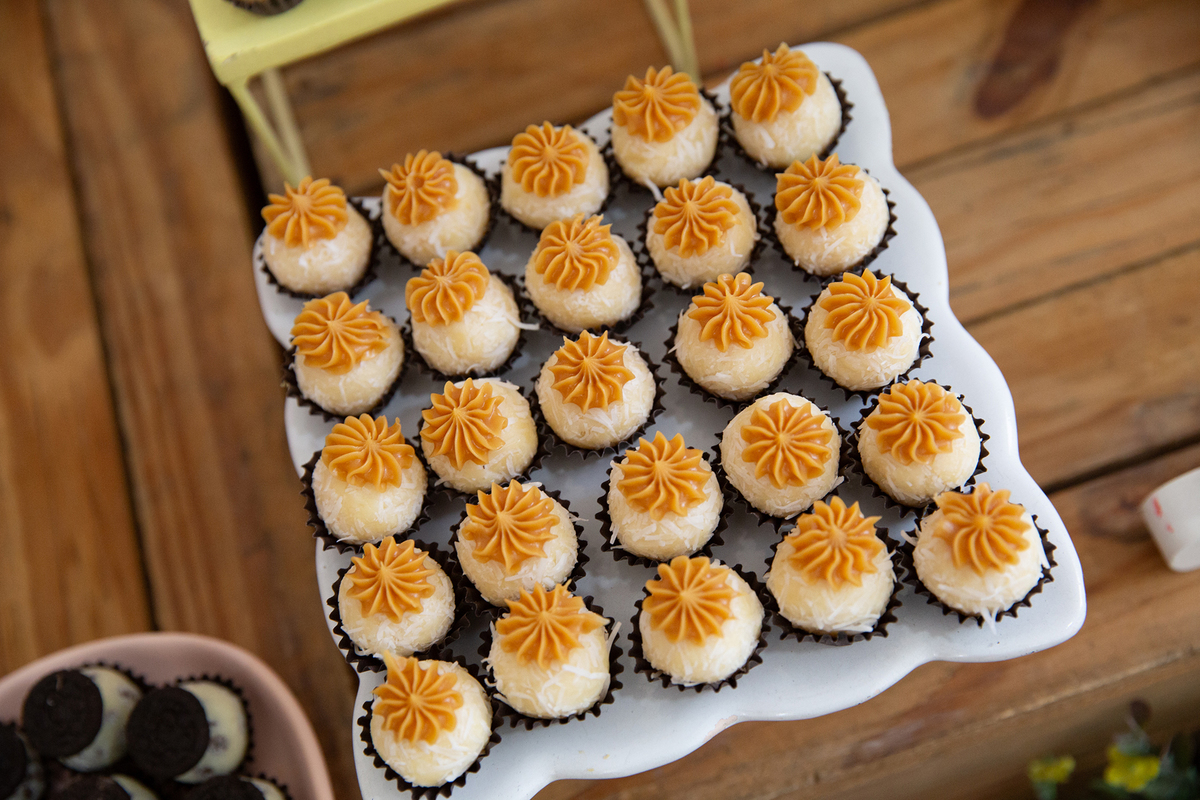 docinhos em festa intimista em casa