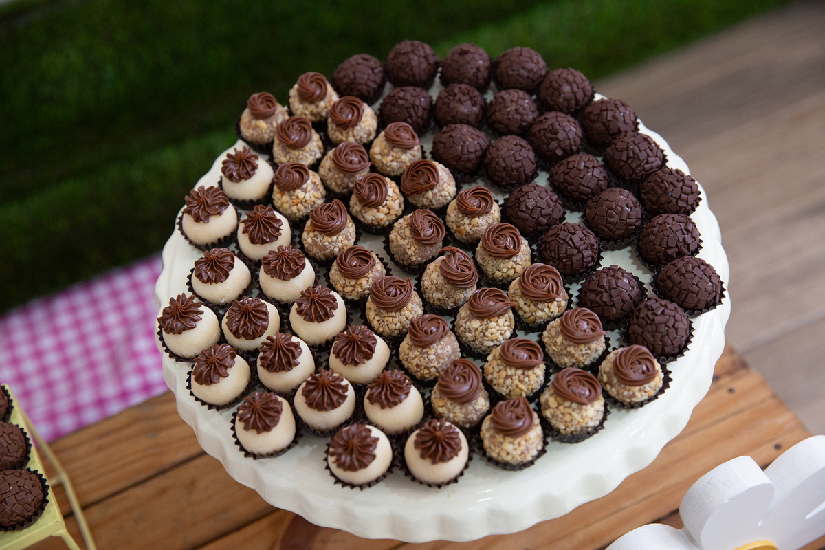 docinhos em festa intimista em casa