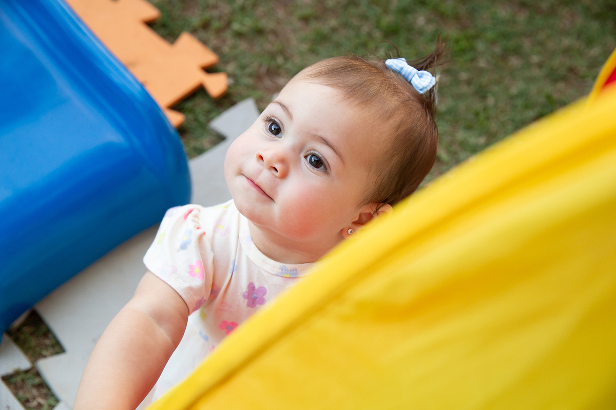 momento diversão da aniversariante no jardim