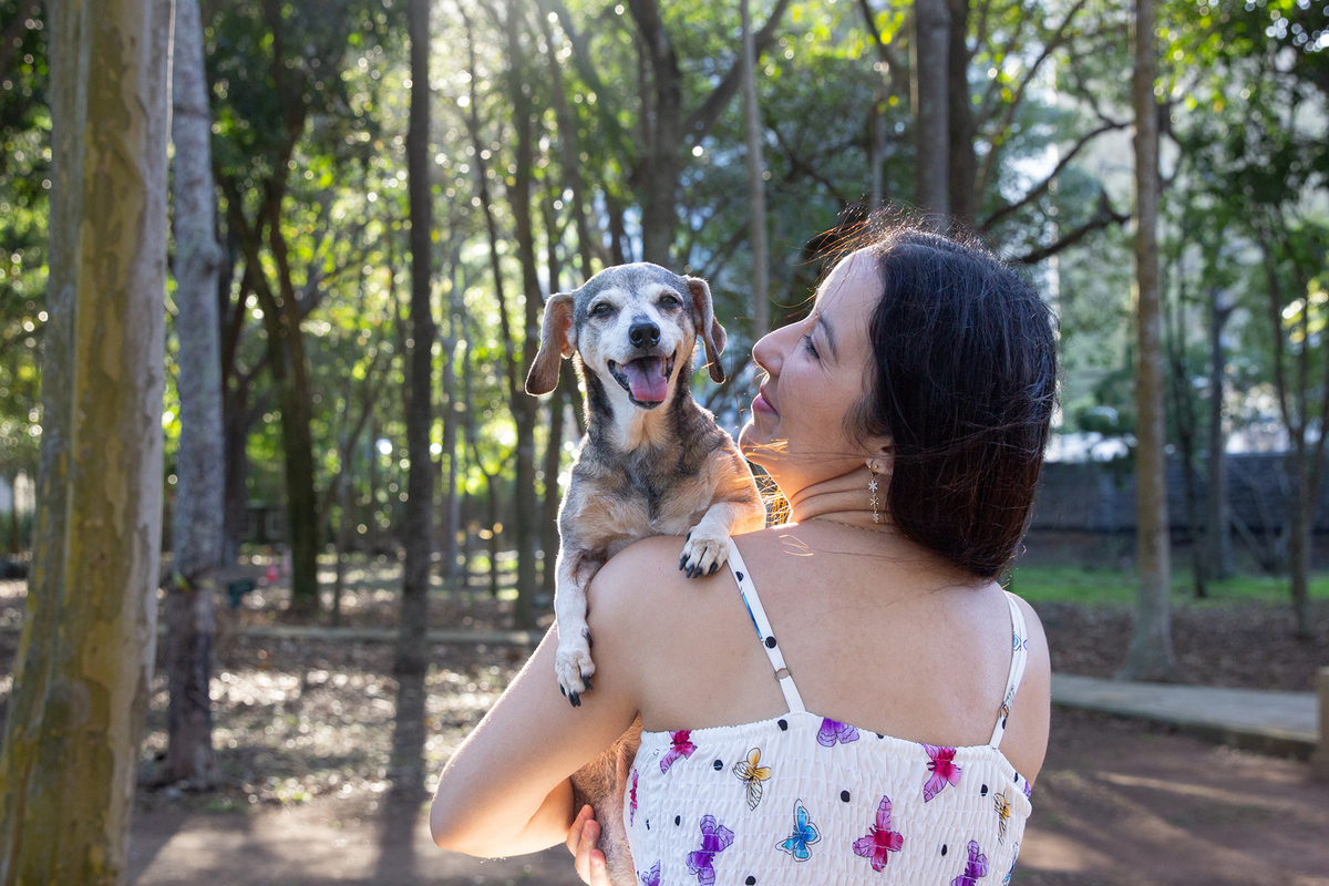 Bia e Junia, durante o ensaio pet num fim de tarde de sol 