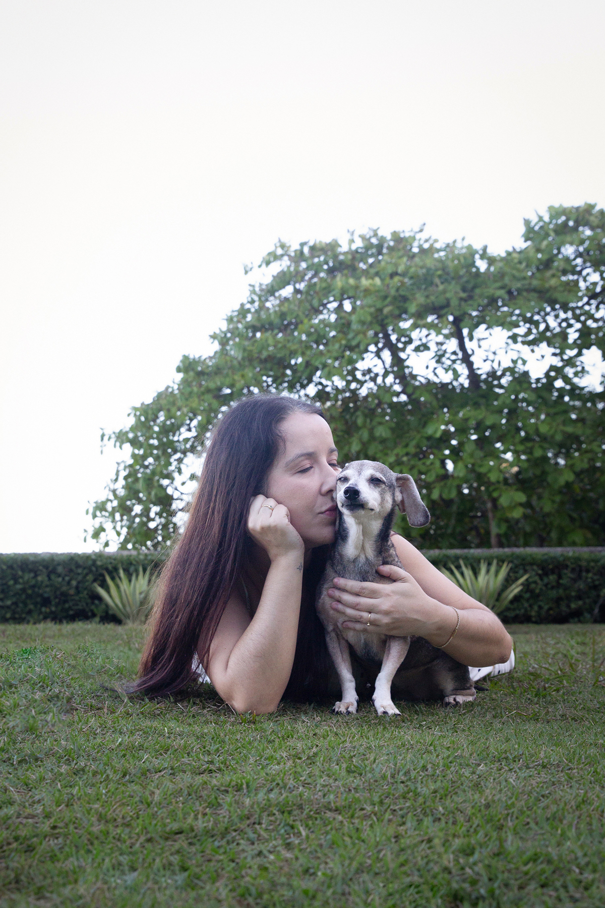Bia e Junia, durante o ensaio pet num fim de tarde de sol 